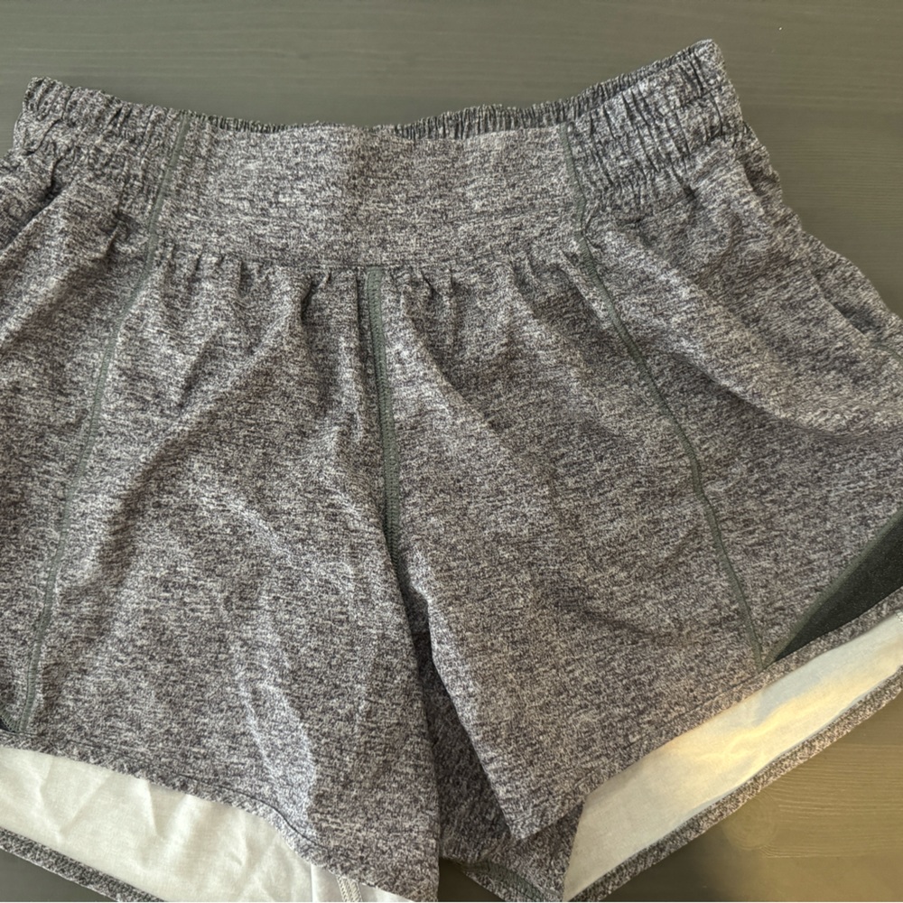 COPY - Lululemon-hotty hot 4” shorts-6 low rise